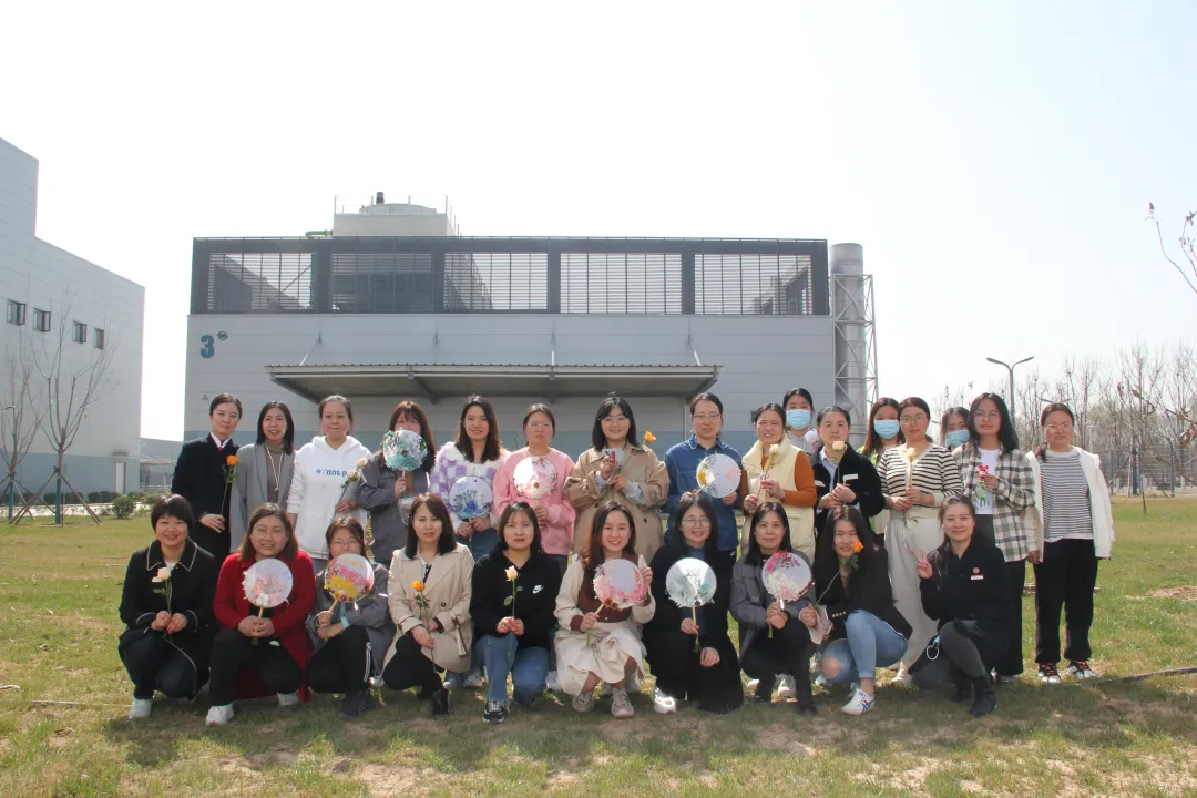 &lceil;她&rfloor;力量